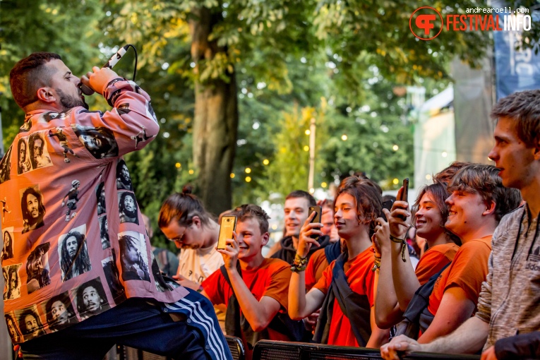 Zwangere Guy op Vierdaagsefeesten Nijmegen 2019 foto