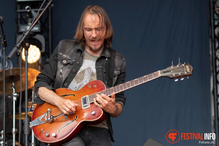 Sven Hammond op Welcome To The Village 2019 - zaterdag foto