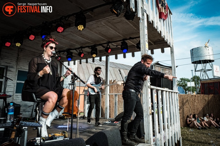 Holy Moly & The Crackers op Zwarte Cross Festival 2019 - Zondag foto