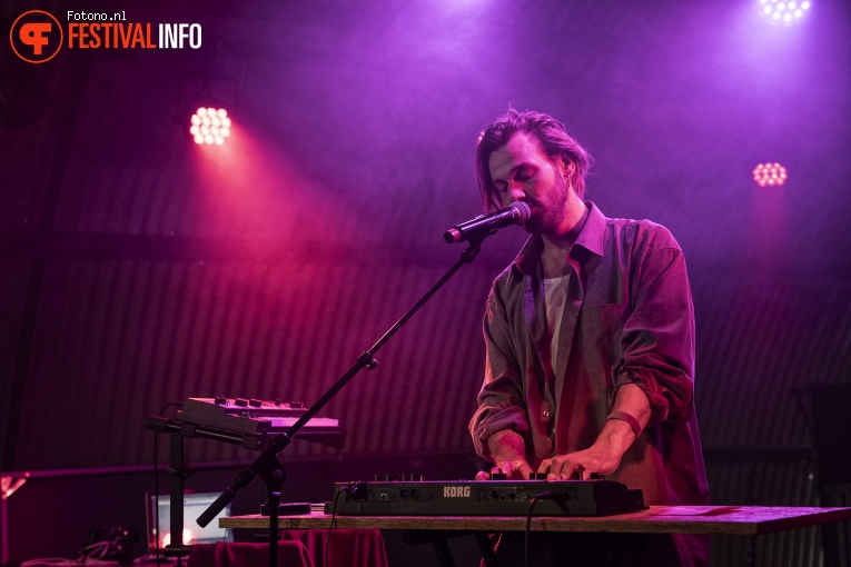 Idiott Smith op Welcome To The Village 2019 - zondag - foto