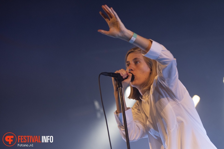 Whispering Sons op Welcome To The Village 2019 - zondag - foto