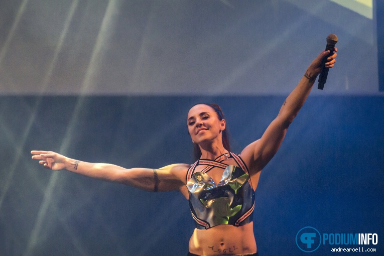 Melanie C op Melanie C & Sink The Pink -28/07 - Paradiso foto