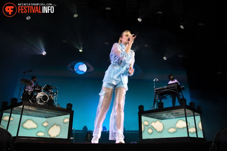 Angèle op Paléo Festival 2019 foto