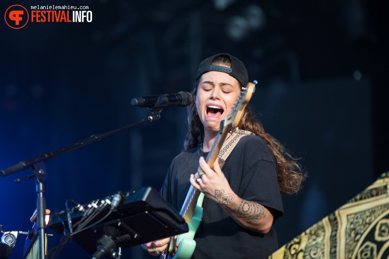 Tash Sultana op Paléo Festival 2019 foto