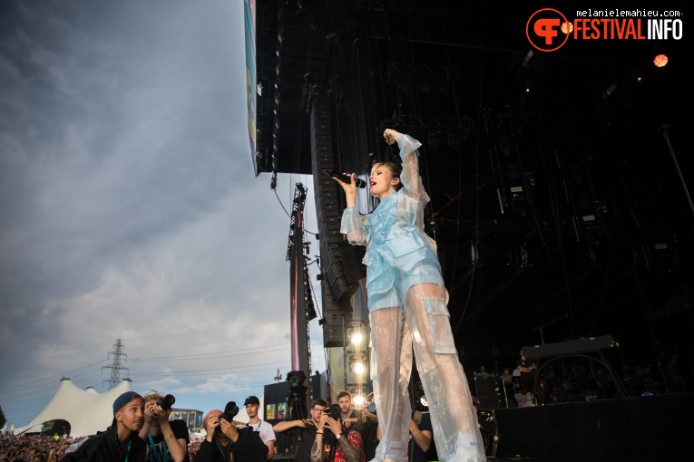 Angèle op Paléo Festival 2019 foto