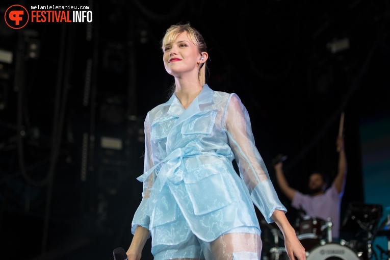 Angèle op Paléo Festival 2019 foto