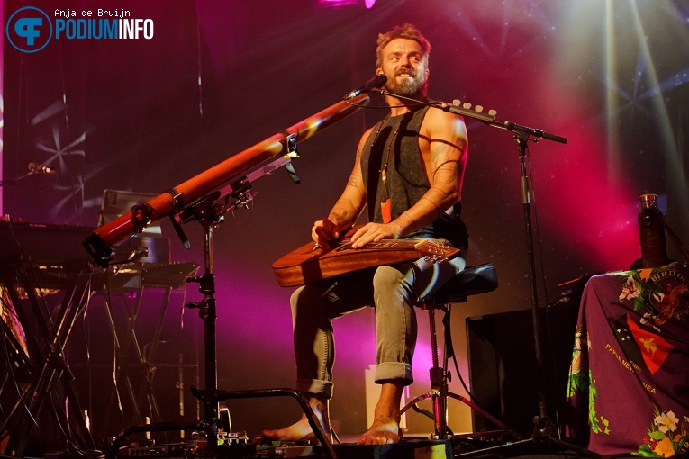 Xavier Rudd op Xavier Rudd - 02/08 - Maassilo foto