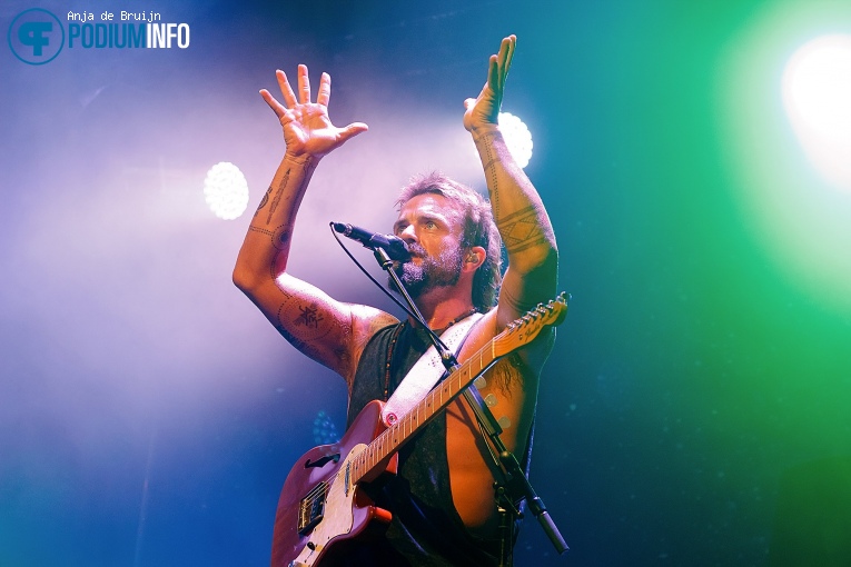 Xavier Rudd op Xavier Rudd - 02/08 - Maassilo foto