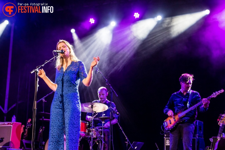 Maaike Ouboter op Tussen de hoge Bomen 2019 foto