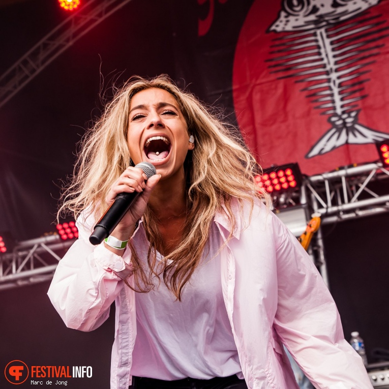 Nona op Schollenpop 2019 foto