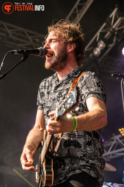 Tim Akkerman & The Ivy League op Schollenpop 2019 foto