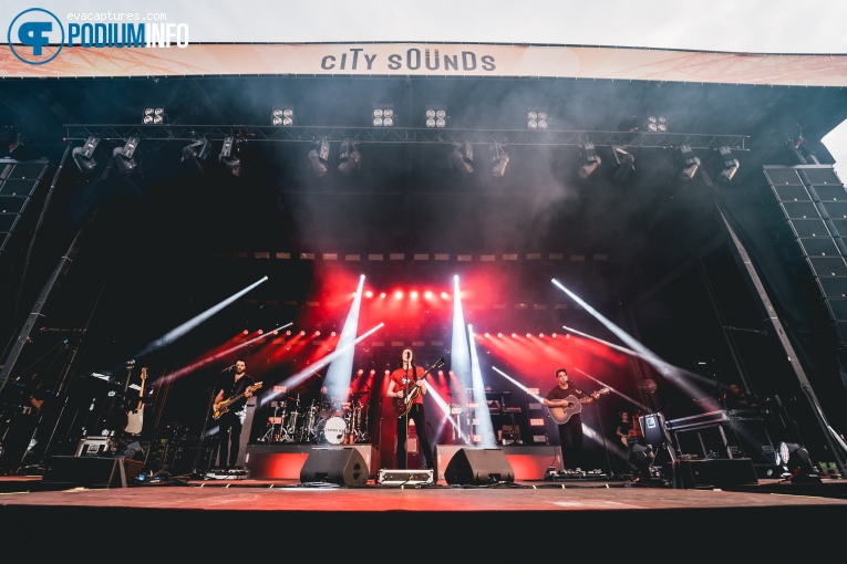 James Bay op James Bay - 04/08 - NDSM-Werf foto