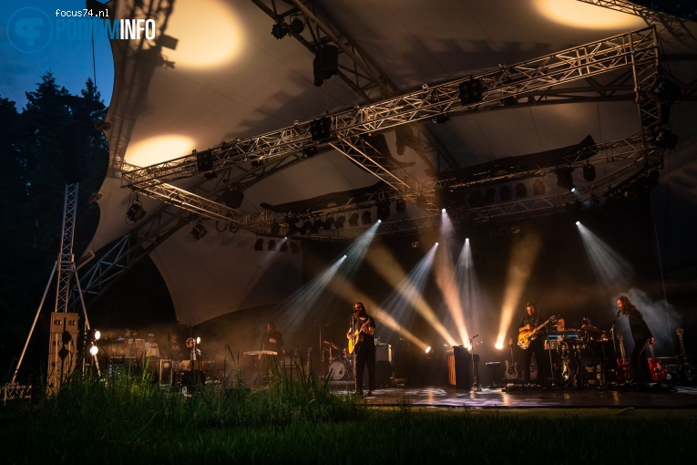 Father John Misty op Father John Misty & José Gonzáles - 06/08 - Openluchttheater Caprera foto