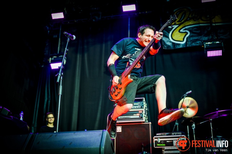 Dog Eat Dog op Into The Grave 2019, Vrijdag foto