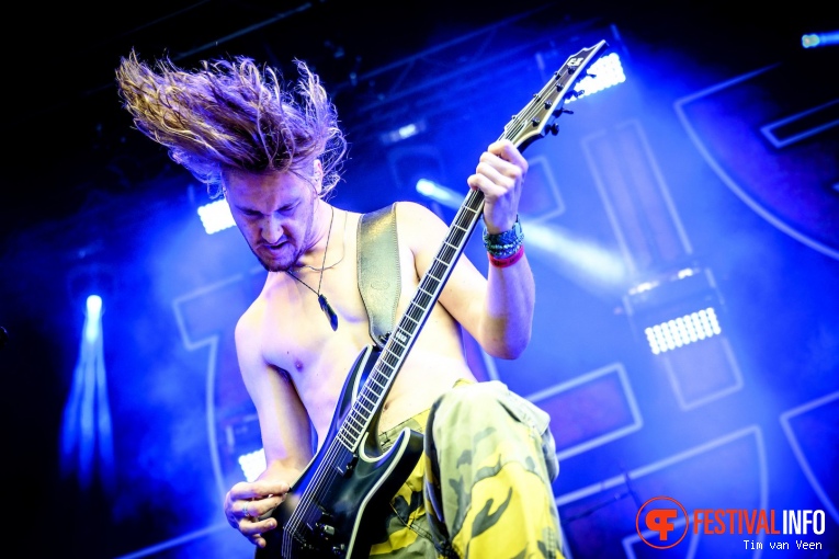 Alien Weaponry op Into The Grave 2019, Zaterdag foto