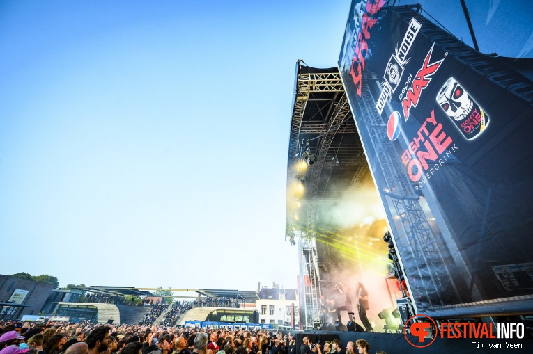 Meshuggah op Into The Grave 2019, Zaterdag foto