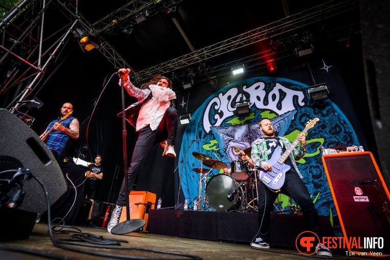 Crobot op Into The Grave 2019, Zaterdag foto