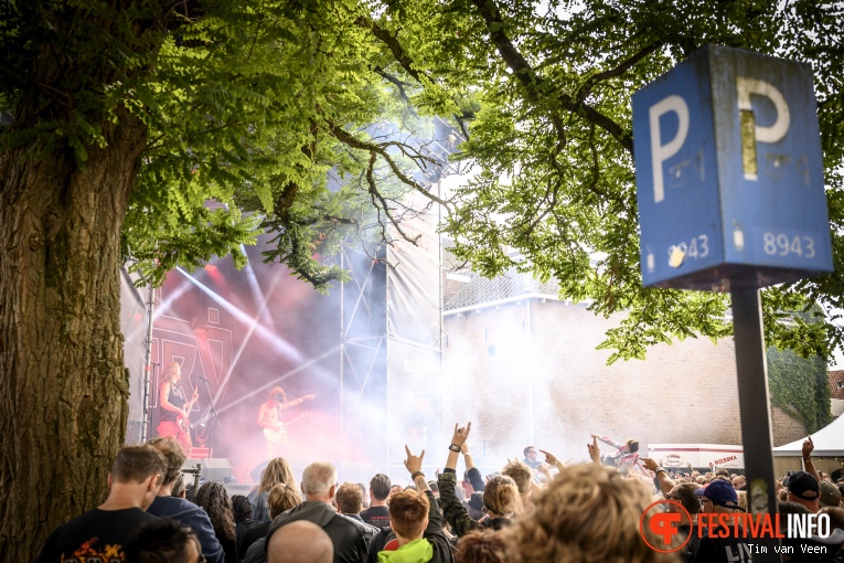 Alien Weaponry op Into The Grave 2019, Zaterdag foto