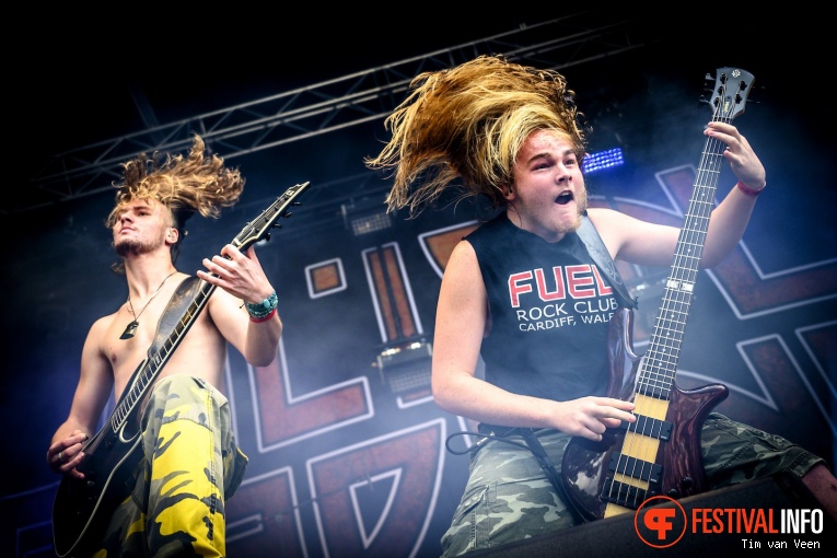 Alien Weaponry op Into The Grave 2019, Zaterdag foto