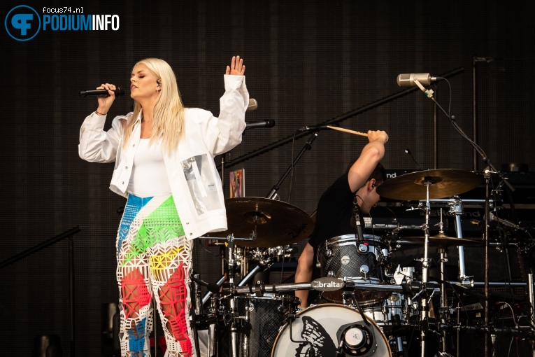 Foto Davina Michelle op P!nk - 11/08 - Malieveld Den Haag