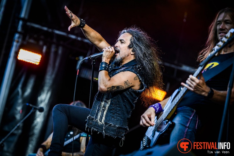 Death Angel op Into The Grave 2019, Zondag foto