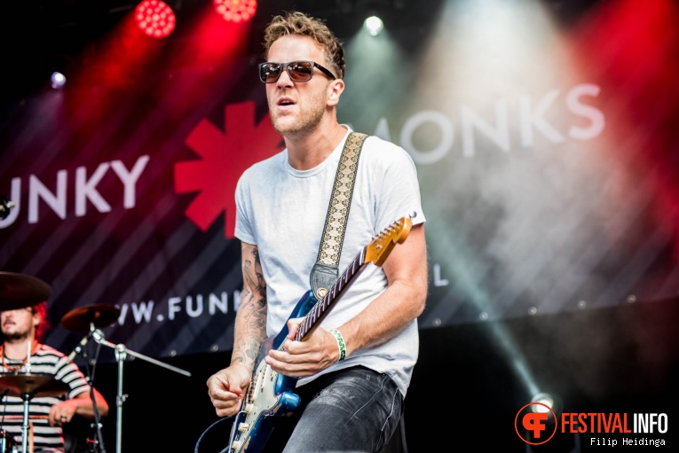 Funky Monks op Nirwana Tuinfeest 2019 - Zondag foto