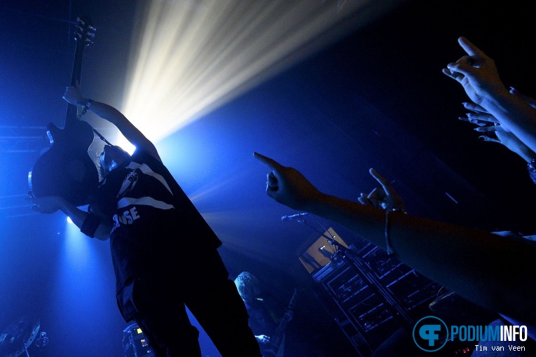 Crossfaith op Of Mice And Man - 12/8 - de Helling foto