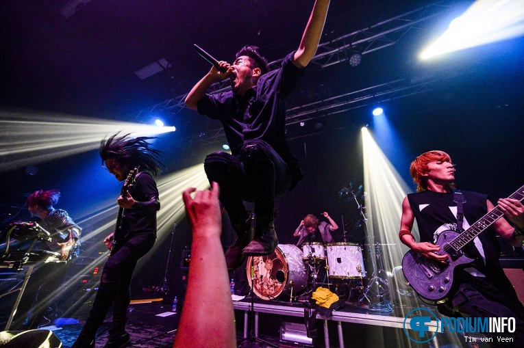 Crossfaith op Of Mice And Man - 12/8 - de Helling foto