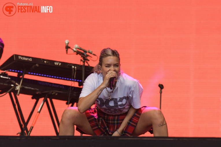 Anne-Marie op Lowlands 2019 - Vrijdag foto