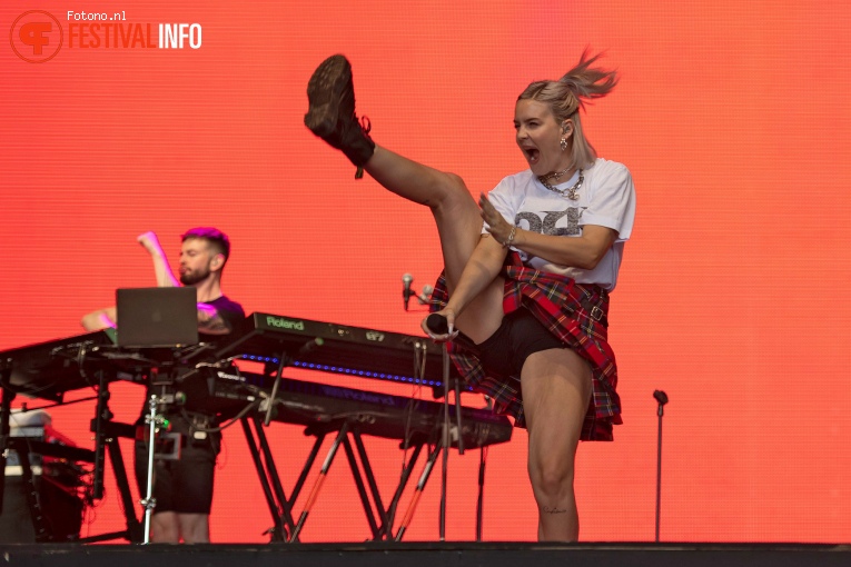 Anne-Marie op Lowlands 2019 - Vrijdag foto