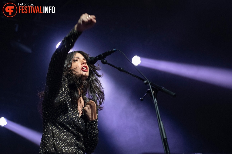 Sharon van Etten op Lowlands 2019 - Zaterdag foto