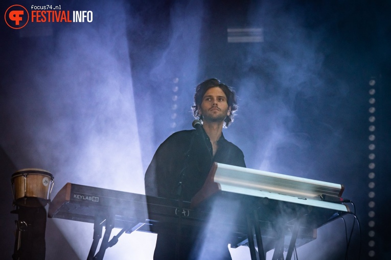 Tamino op Lowlands 2019 - Zondag foto