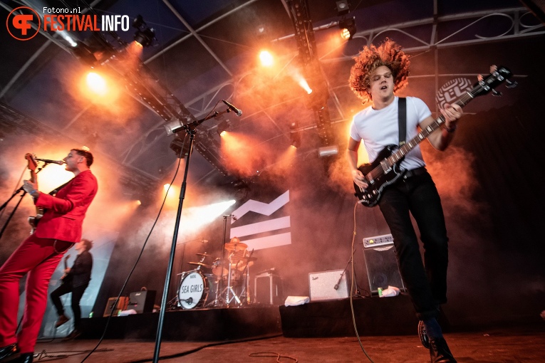 Sea Girls op Lowlands 2019 - Zondag foto