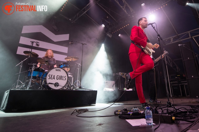 Sea Girls op Lowlands 2019 - Zondag foto