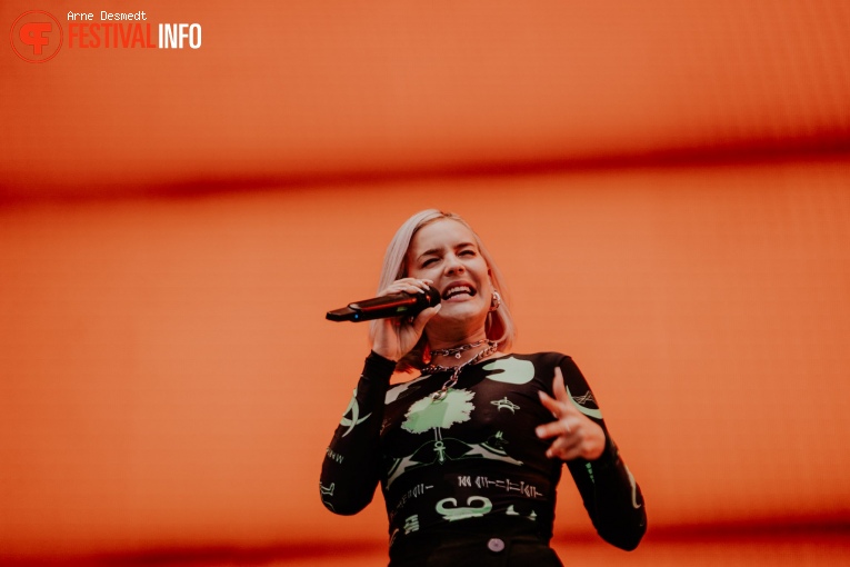 Anne-Marie op Pukkelpop 2019 - zaterdag foto