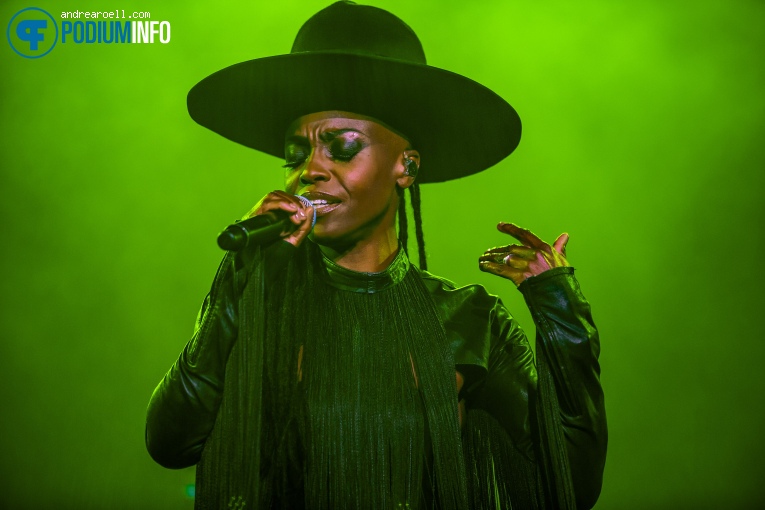 Morcheeba op Morcheeba - 18/08 - Openlucht Theater Amsterdamse Bos foto