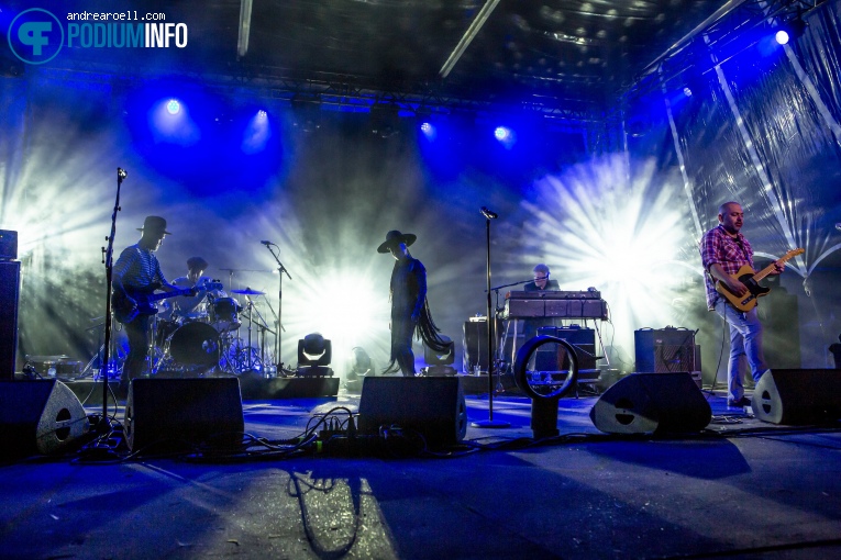 Morcheeba op Morcheeba - 18/08 - Openlucht Theater Amsterdamse Bos foto