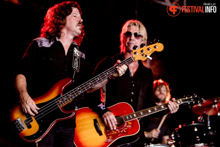 Duff McKagan ft. Shooter Jennings op Once in a blue moon 2019 foto