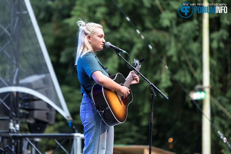 néomí op Don McLean - 26/08 - Openlucht Theater Amsterdamse Bos foto