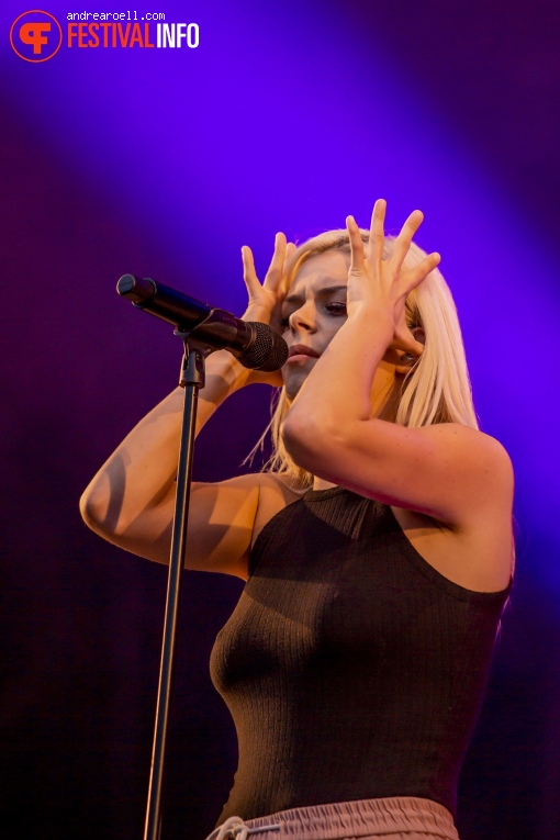 Davina Michelle op Festival Strand 2019 foto