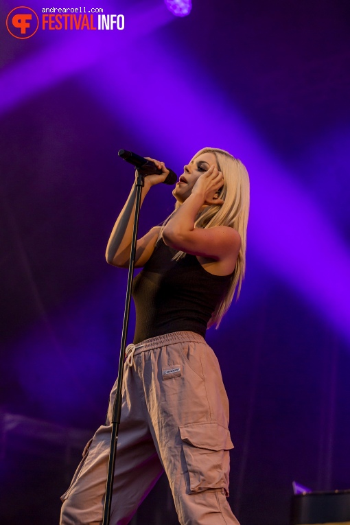 Davina Michelle op Festival Strand 2019 foto