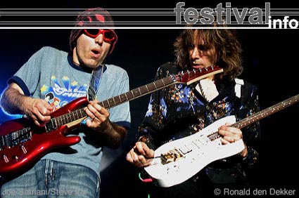 Steve Vai op Arrow Classic Rock 2004 foto