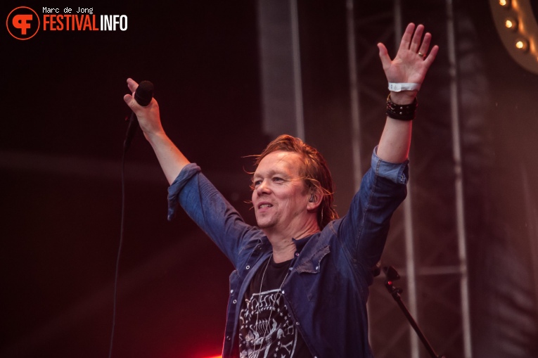 Van Dik Hout op Live on The Beach 2019 - Zaterdag foto