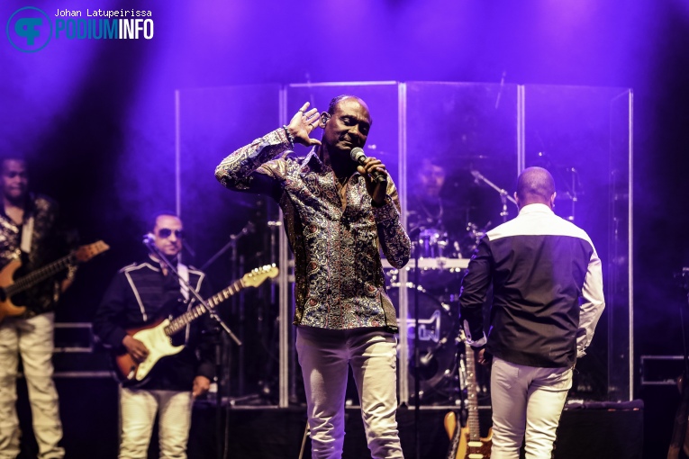 Kool And The Gang op Kool & The Gang - Live in de Doolhof - 05/09 - Openluchttheater De Doolhof foto