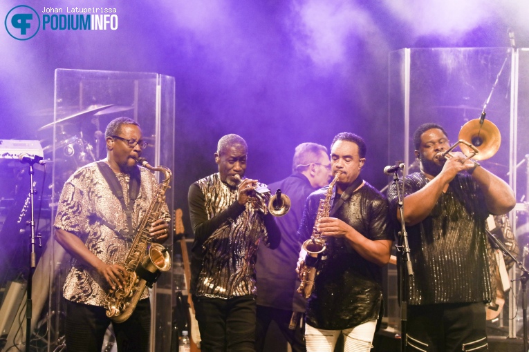 Kool And The Gang op Kool & The Gang - Live in de Doolhof - 05/09 - Openluchttheater De Doolhof foto
