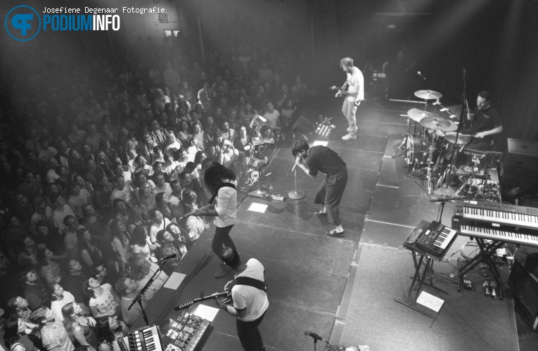 Young the Giant op Young the Giant - 21/09 - Paradiso foto