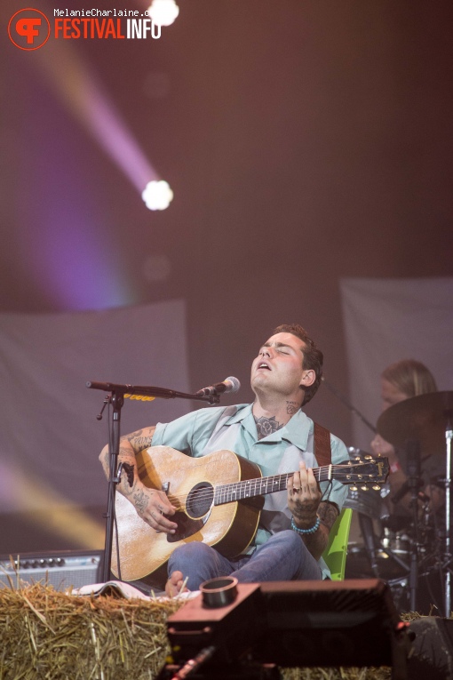 Douwe Bob op Appelpop 2019 foto