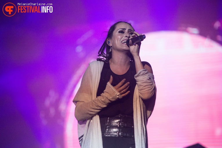 Within Temptation op Appelpop 2019 foto