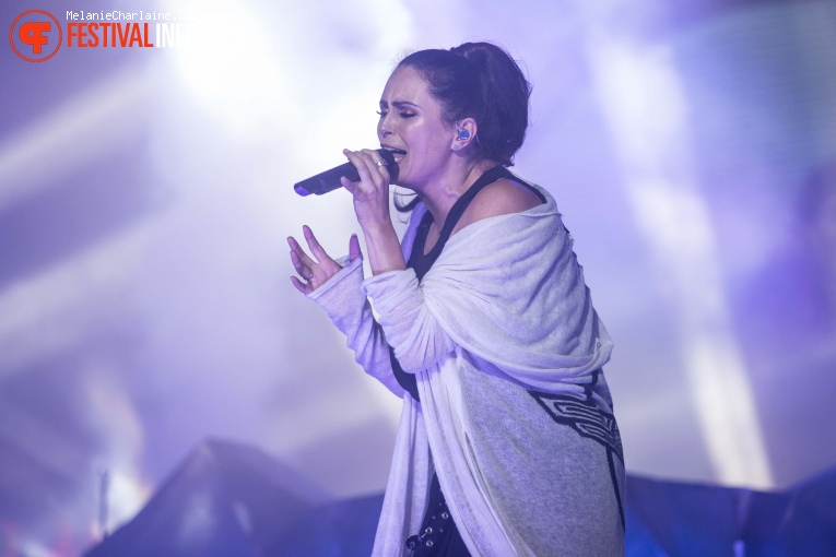 Within Temptation op Appelpop 2019 foto