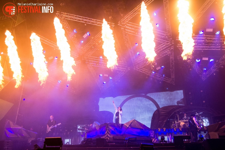 Within Temptation op Appelpop 2019 foto